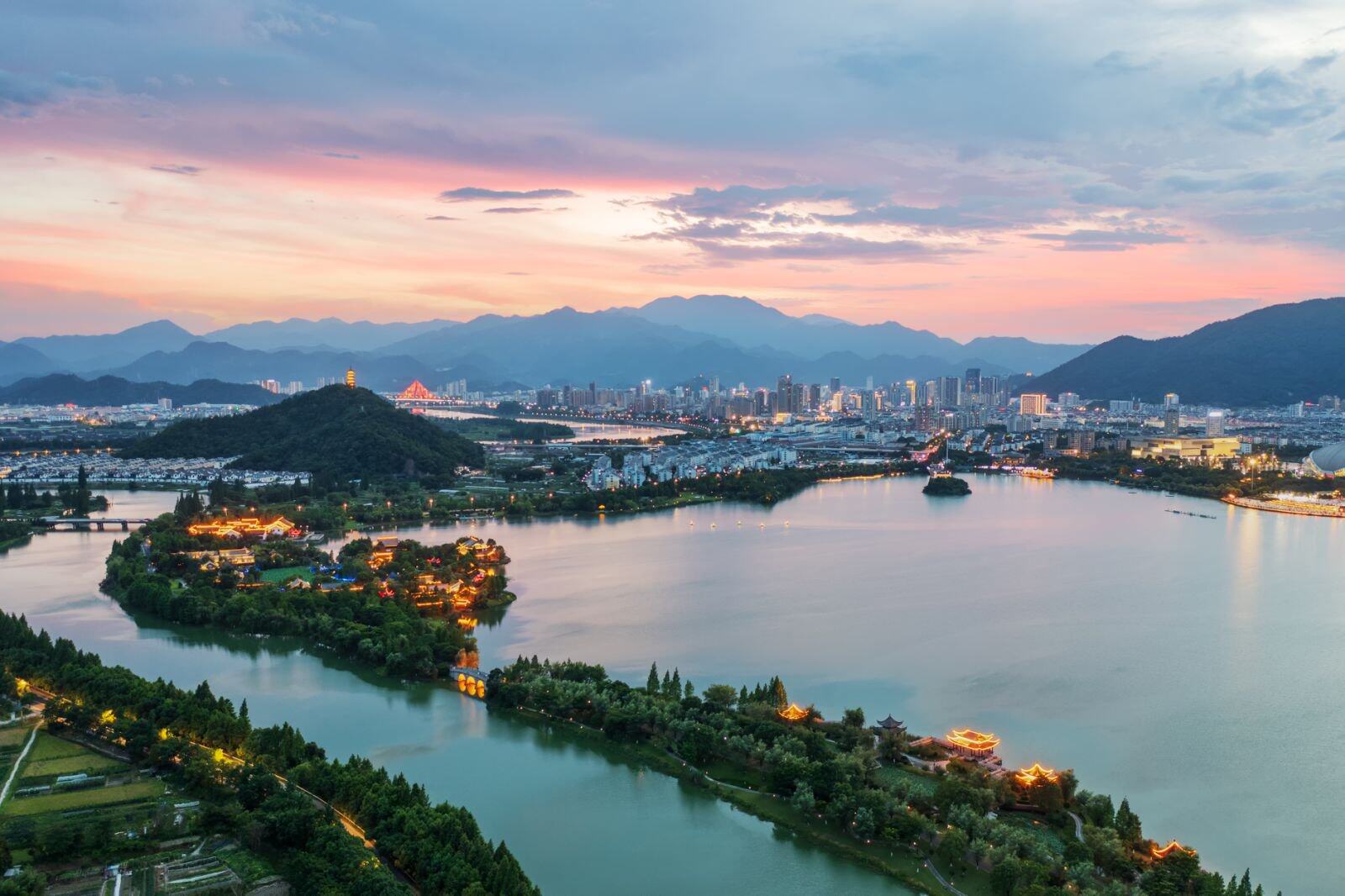灵湖大景1.jpeg